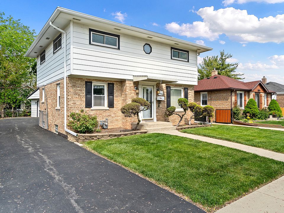 2nd image of 9606 Reeves Ct