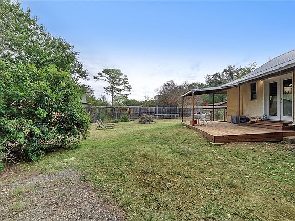 4th image of 2109 Saratoga Dr