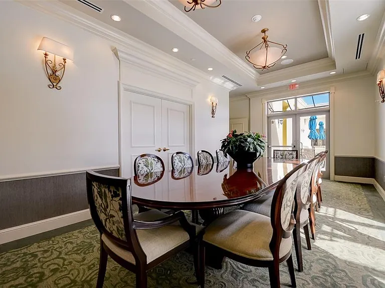300 Beach Dr NE #305 — Photo 37