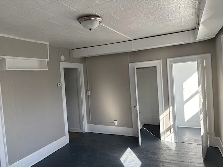 104 Steuben St — Photo 2