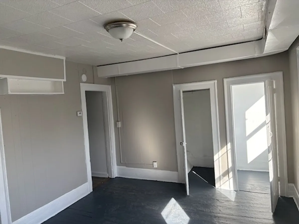 Building Photo - 104 Steuben St