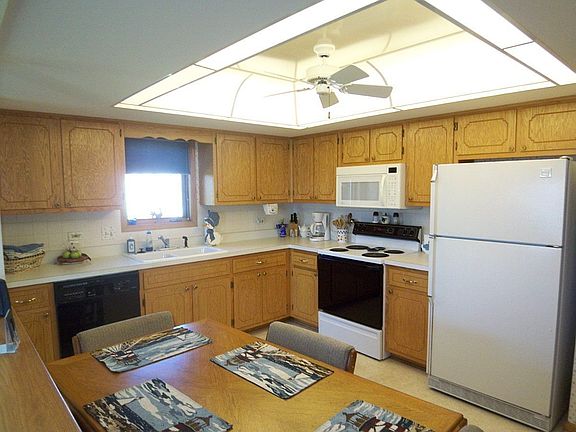 3rd image of 15710 Lake Hills Ct Unit 1N