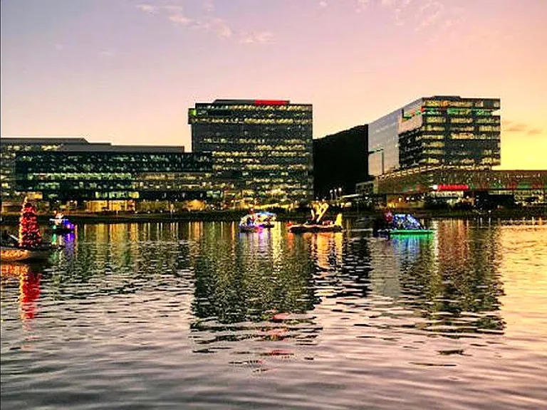 Tempe Town Lake, literally 3 minutes away!