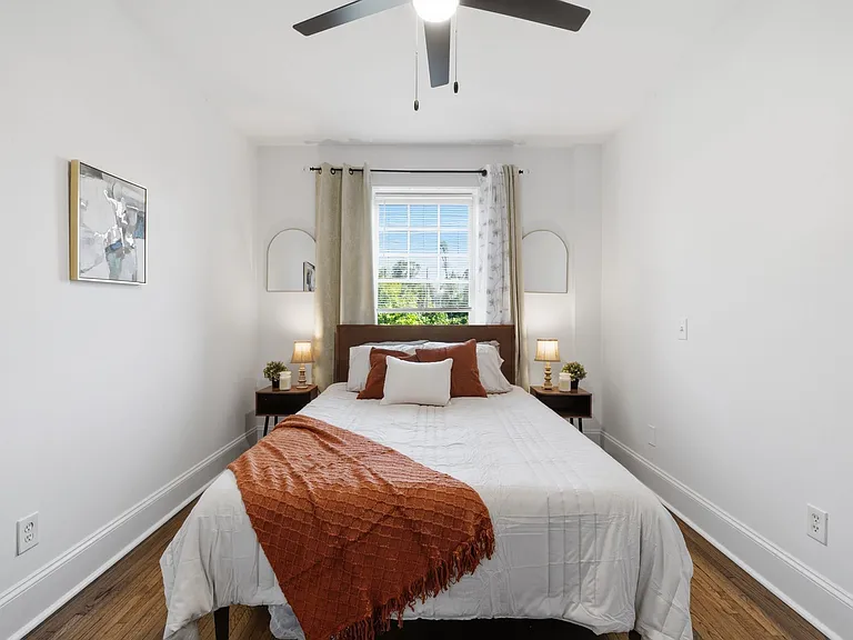 5744 Pershing Ave #1W — Photo 12