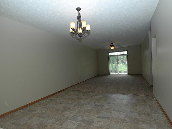 3rd image of 261 Langworthy Ln