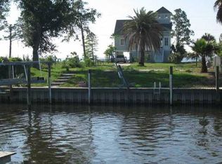 628 Sandy Hook Dr, Pass Christian, MS 39571