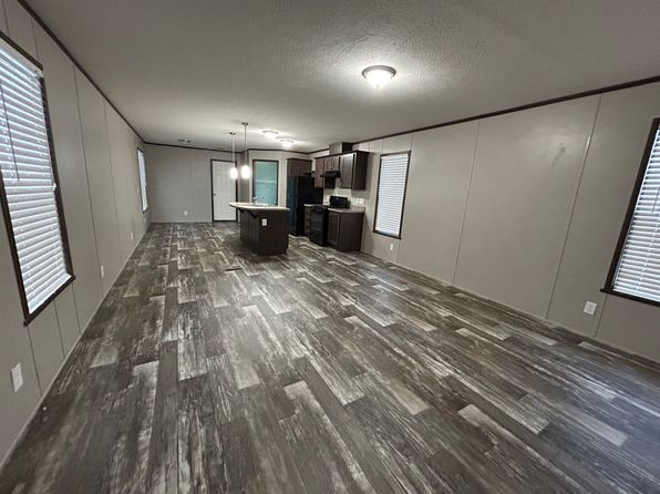 1932 E 47th St S #95, Wichita, KS 67216