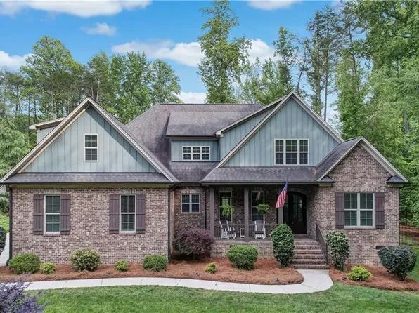 5422 Rambling Rd, Greensboro, NC 27409