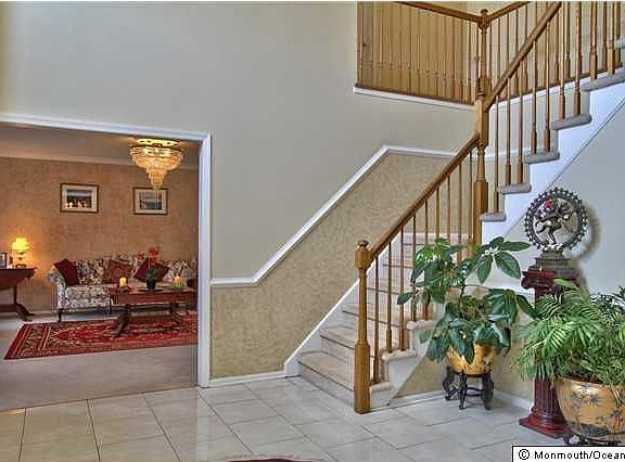 4th image of 8 Hummingbird Ct