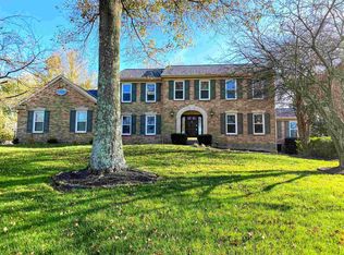 8256 Woodcreek Dr, Florence, KY 41042