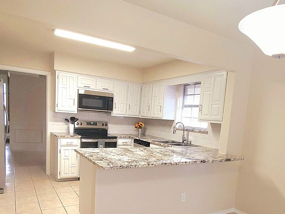 Updated Kitchen and Breakfast Area