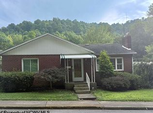 952 S Main St, Philippi, WV 26416