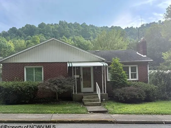 952 S Main St, Philippi, WV 26416