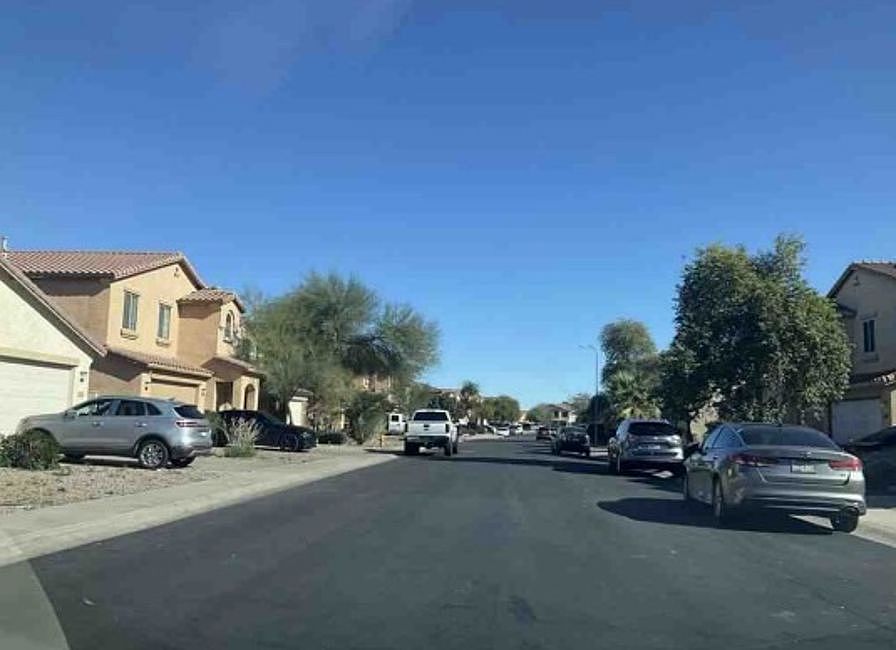 Exterior Neighborhood (street photo)