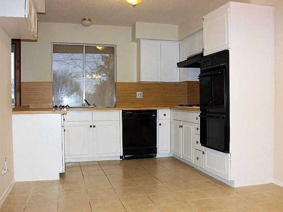 5th image of 2606 Hilldale Blvd