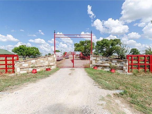 3rd image of 919 W County Road 109