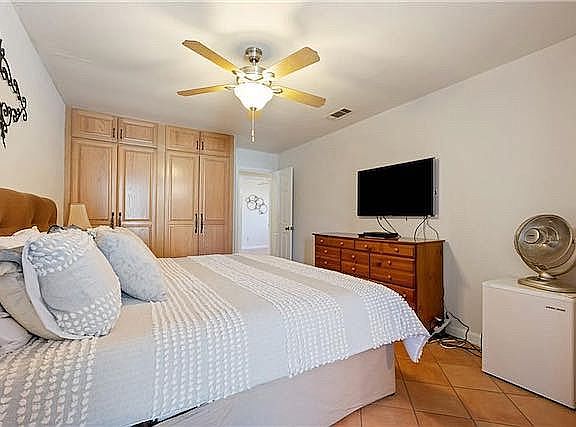 2nd image of 1506 E Mesa Park Dr