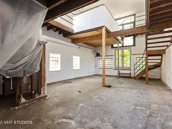 4th image of 1838 S Canalport Ave