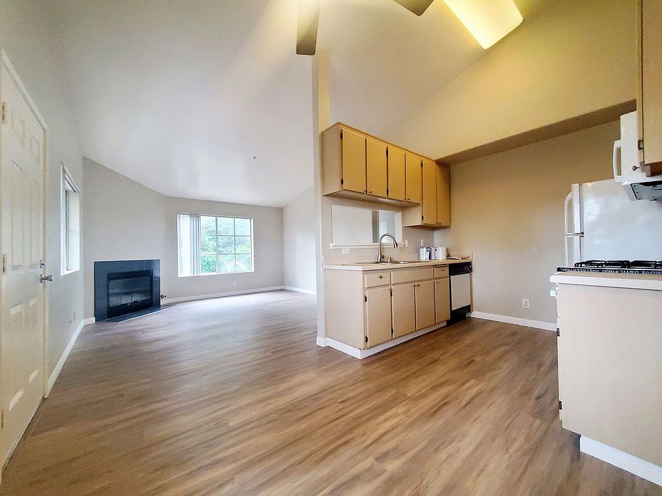 1st image of 665 Ascot Dr Unit 2