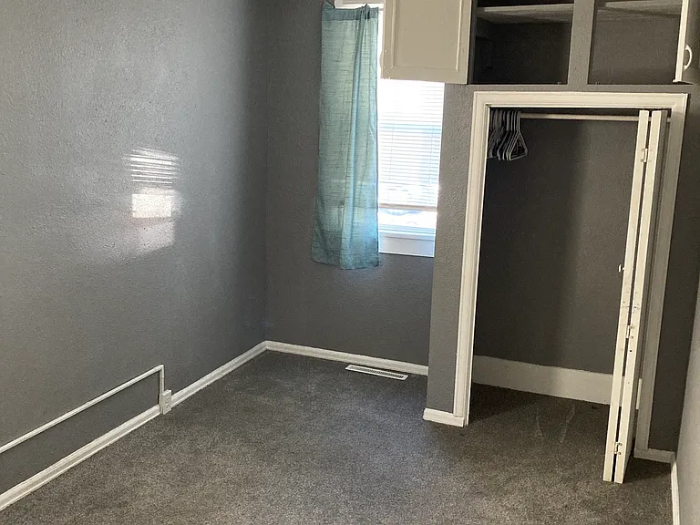 205 Cottonwood St — Photo 8