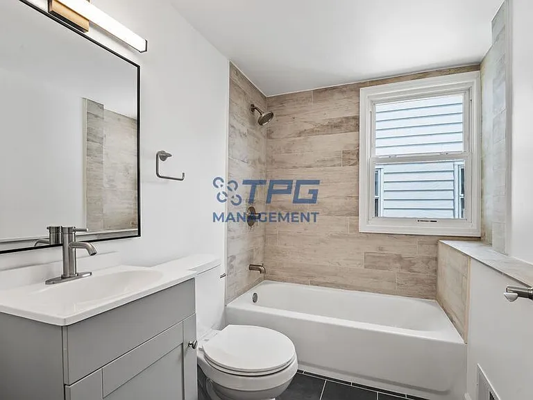 813 Union St — Photo 12