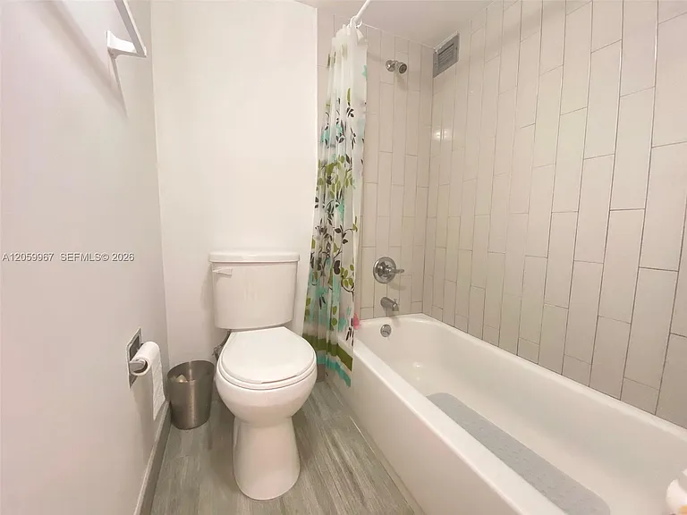 16919 N Bay Rd #620 — Photo 13