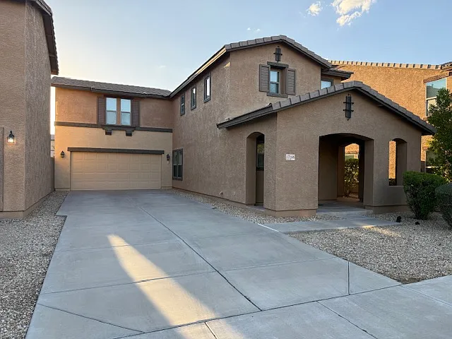 3 bed, 2.5 bath, 1700 sqft, $1,925 — Photo 3