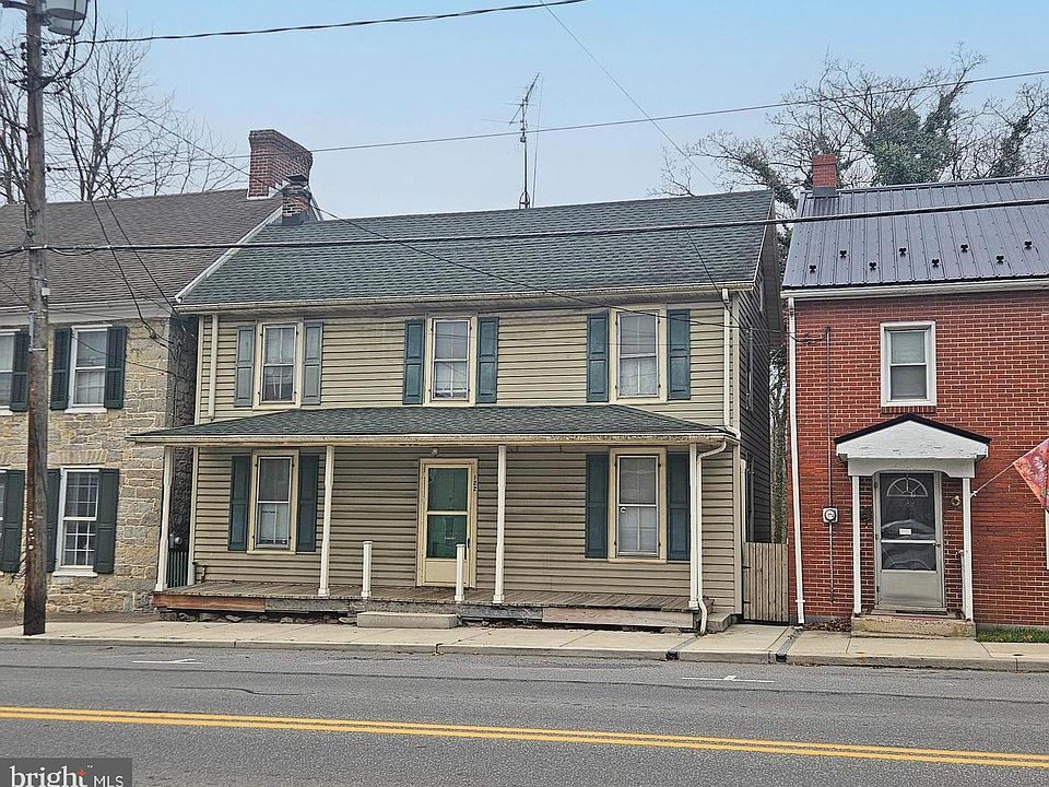 1st image of 122 N Main St