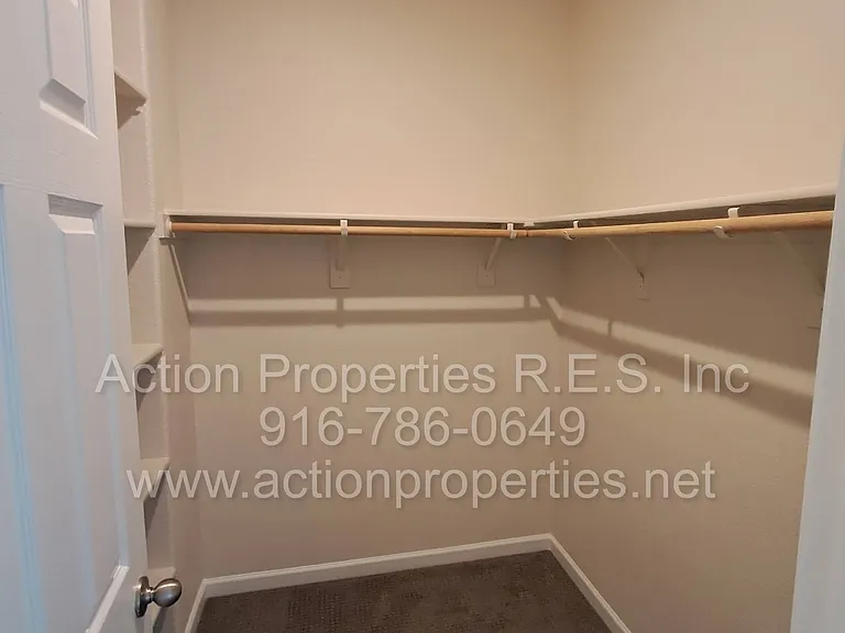 2136 Malibu Pl — Photo 36