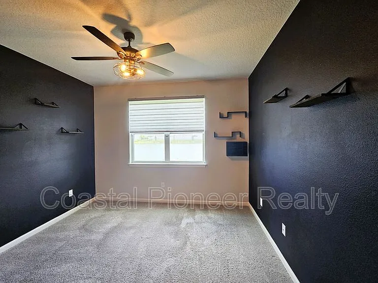 19403 Blue Pond Dr — Photo 13