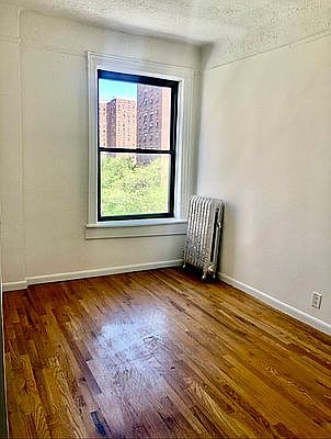 2nd image of 1292 Washington Ave #Two6