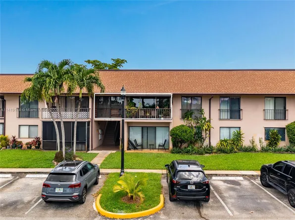 5765 Washington St APT E23, Hollywood, FL 33023