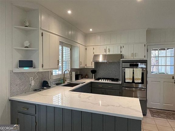 4th image of 370 Herrington Dr NE