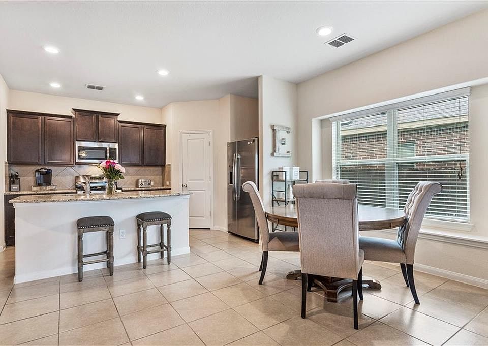 1st image of 495 Shale Cir