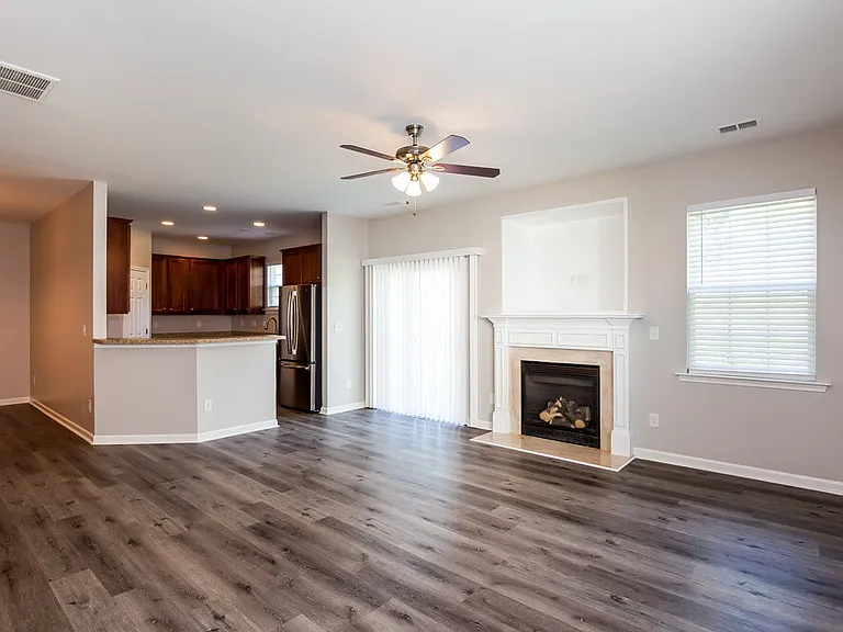 5104 Abercromby St — Photo 4