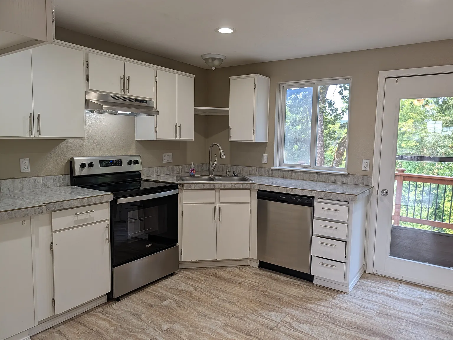 194/196 N 12th Street-Duplex - 1 — Photo 4