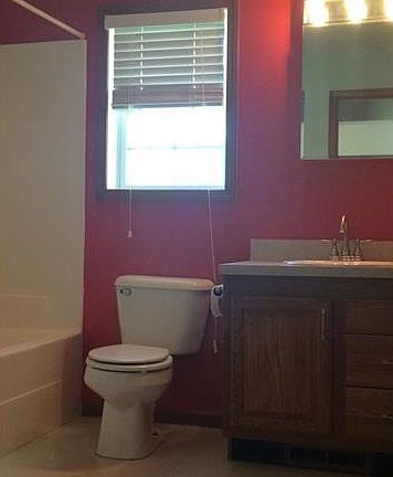 5th image of 5327 Lesh St NE
