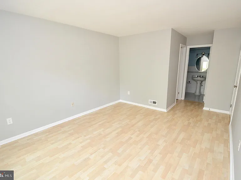 340 Woodlake Dr — Photo 19