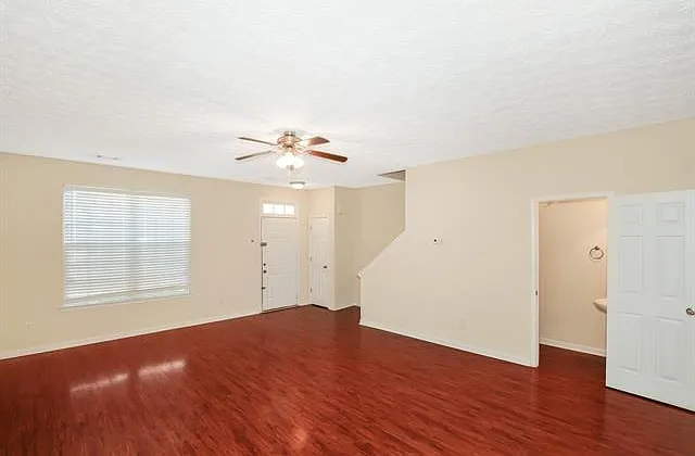 2 bed, 2.5 bath, $1,495 — Photo 2