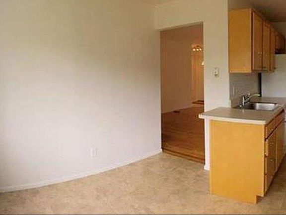 4th image of 11919 Barkman Dr