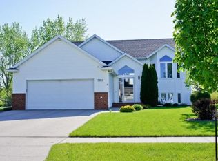 3910 20th St S, Fargo, ND 58104