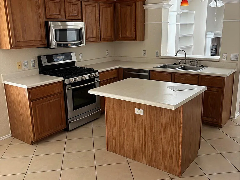 1403 Haley Gray Dr — Photo 11