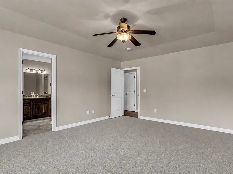 1377 S 4300 W — Photo 17