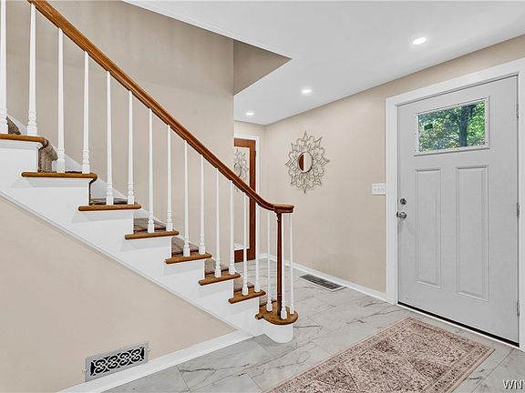 3rd image of 461 Fort Gray Dr