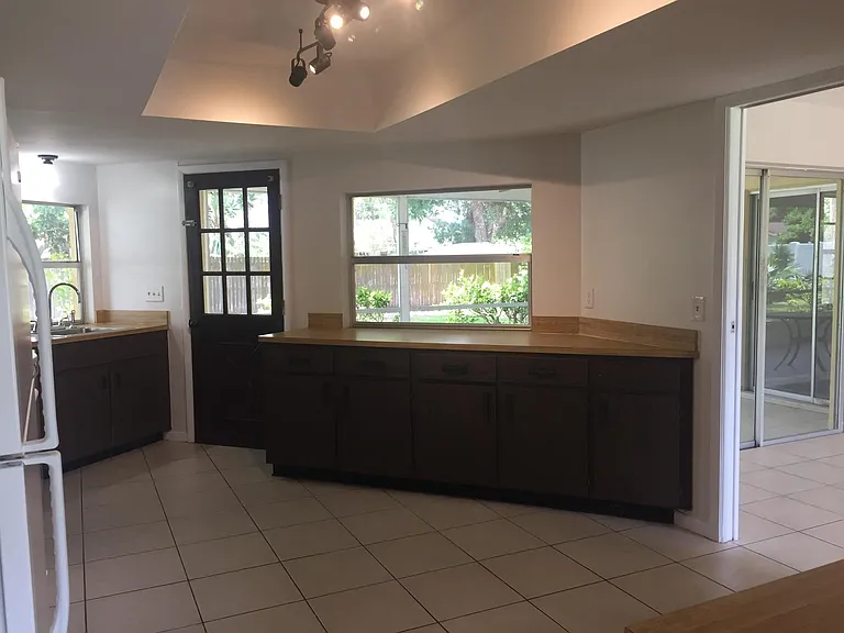 48 Fernwood Ln — Photo 3