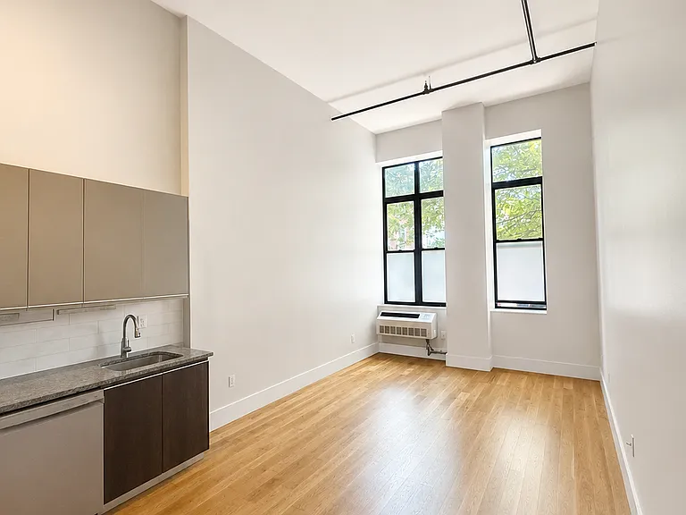 41 Kosciuszko St #108 — Photo 2