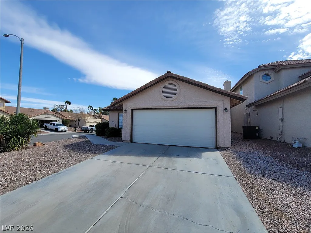 2 bed, 2.0 bath, 1264 sqft, $1,800 — Photo 4