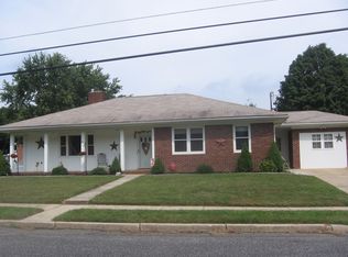 1112 E Almond St, Vineland, NJ 08360