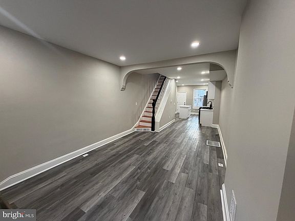 4th image of 718 N Curley St