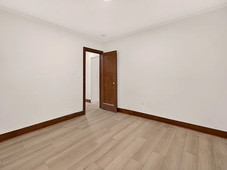 1920 11th Ave W #A — Photo 5